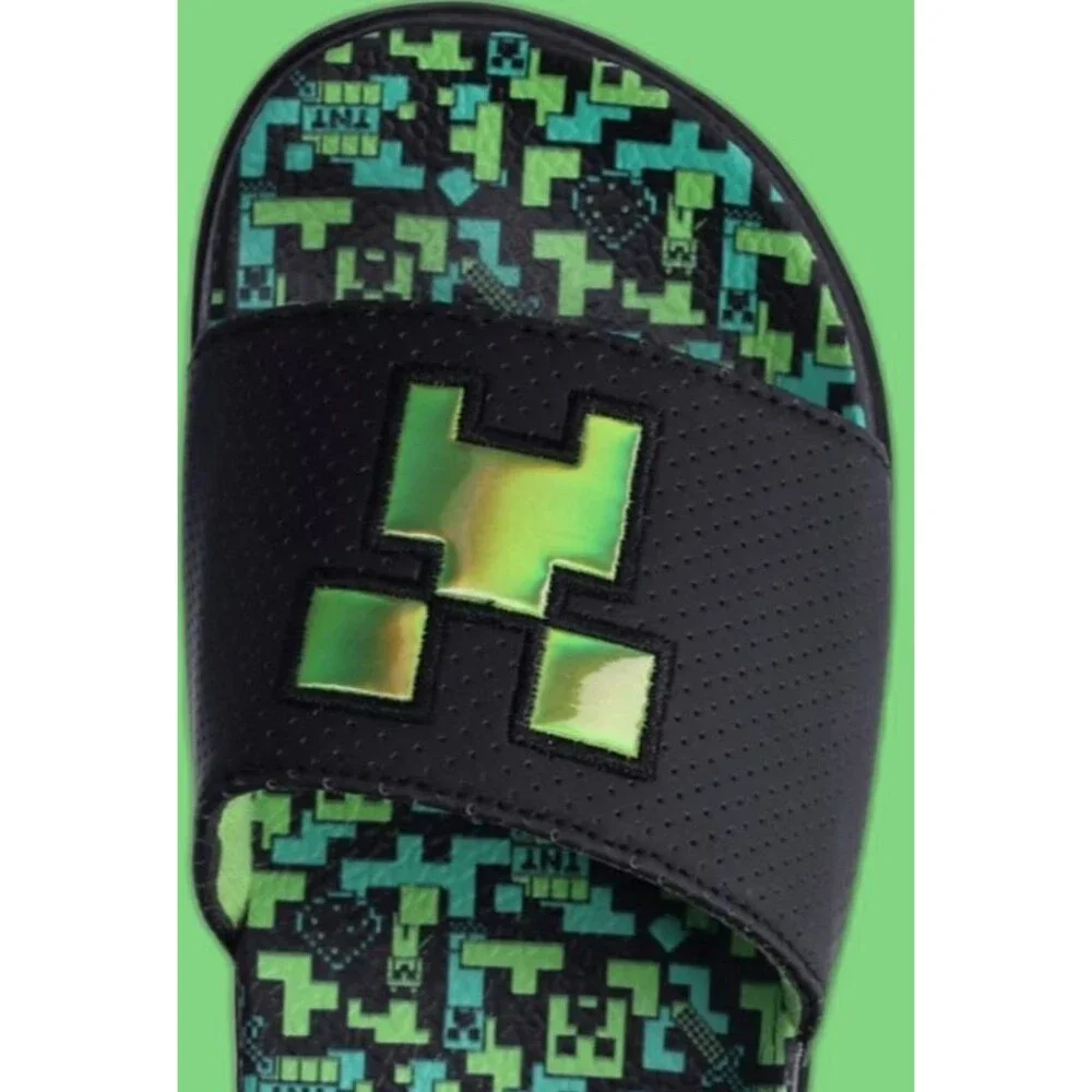 Minecraft Boys Pixelated Green Creeper Slide Sandals Black Shoes Size 4-5 NWT